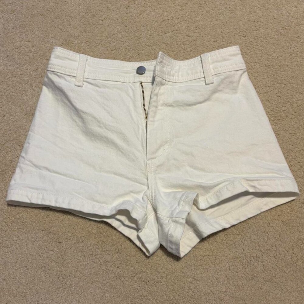 Universal Thread Women's White Shorts